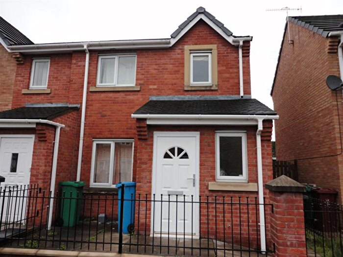 3 Bedroom House To Rent In Dunham Street, Hulme, Manchester, M15