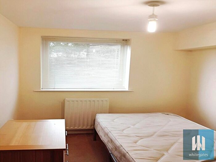2 Bedroom Apartment To Rent In Halifax Road, Lindley, Huddersfield, HD3