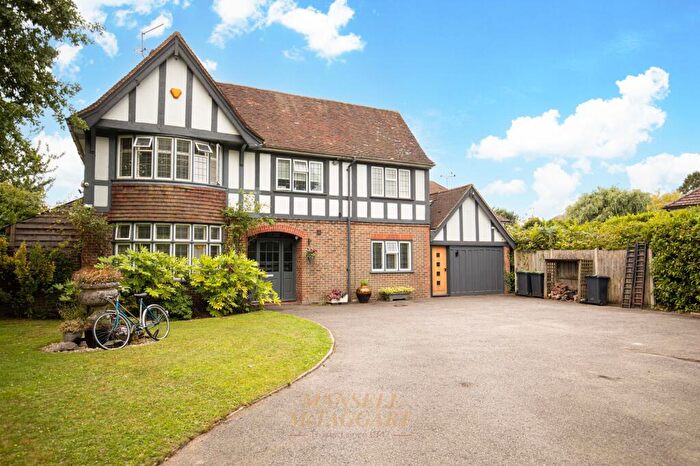 5 Bedroom Detached House For Sale In Holtye Road, East Grinstead, RH19