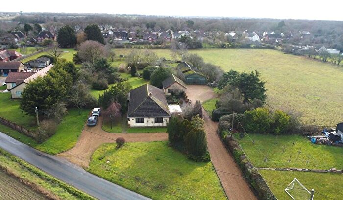 4 Bedroom Detached Bungalow For Sale In West End Road, Tiptree, CO5