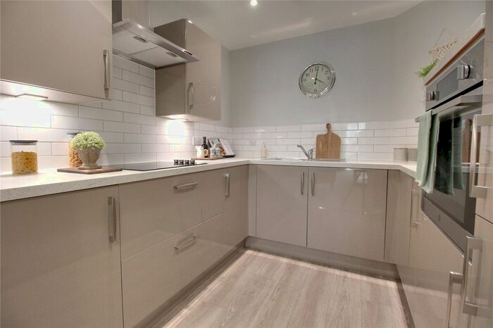 1 Bedroom Flat For Sale In Crookham Road, Fleet, GU51
