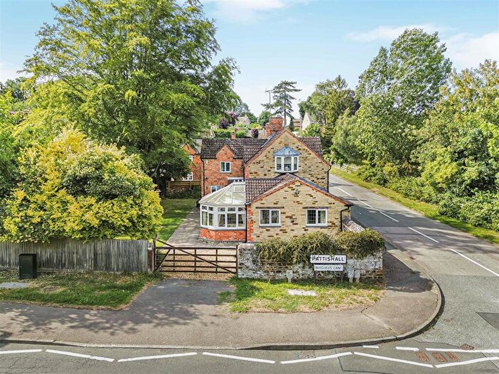 4 Bedroom Detached House For Sale In Butchers Lane, Pattishall, NN12