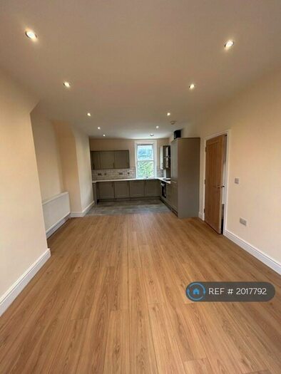 2 Bedroom Flat To Rent In Broughton Drive, Liverpool, L19