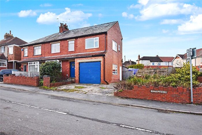 4 Bedroom Semi Detached House For Sale In Merton Gardens, Farsley, Pudsey, LS28