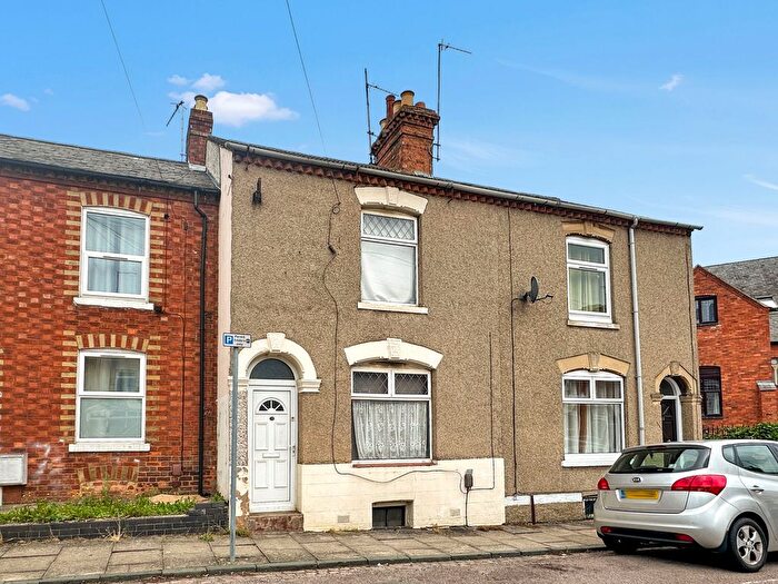 3 Bedroom Terraced House For Sale In Sandhill Road, St James, NN5