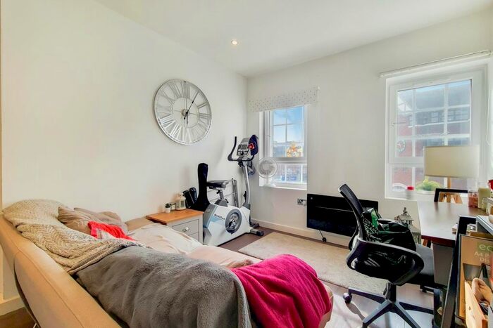 1 Bedroom Flat To Rent In Heath Road, Twickenham, TW1