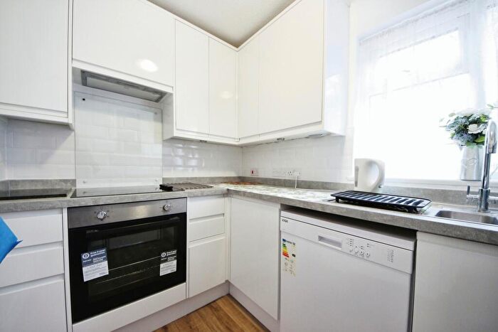 3 Bedroom House To Rent In Haygreen Close - Kingston Hill, KT2