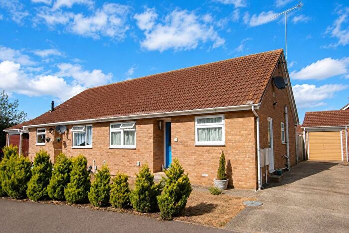 2 Bedroom Bungalow For Sale In Ferndale Close, Clacton On Sea, CO15