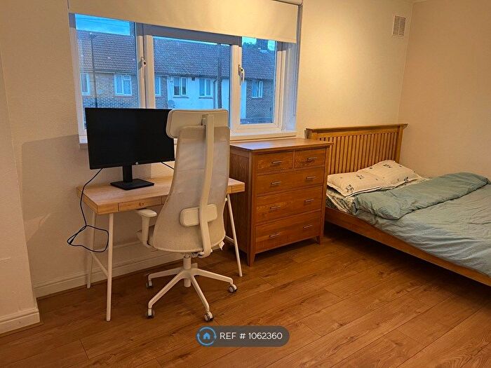 3 Bedroom Terraced House To Rent In Murray Square, London, E16
