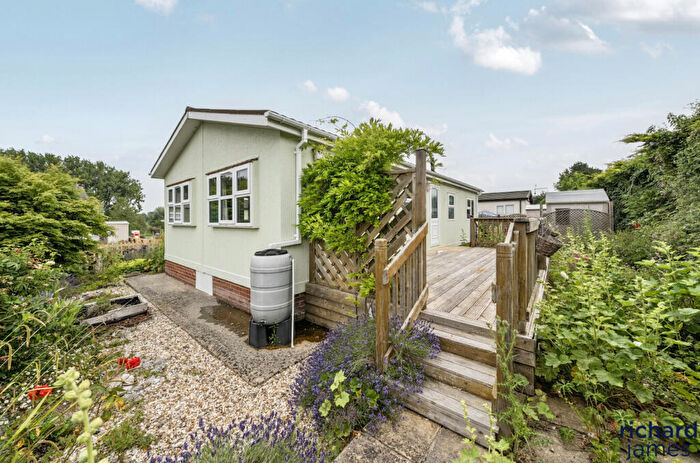 2 Bedroom Park Home For Sale In Burton Hill Park, Malmesbury, SN16