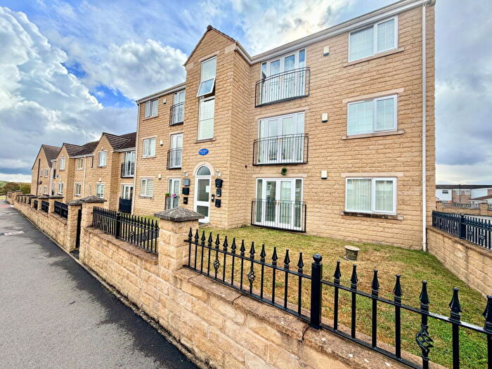 2 Bedroom Flat For Sale In Kinsey Road, High Green, Sheffield, S35