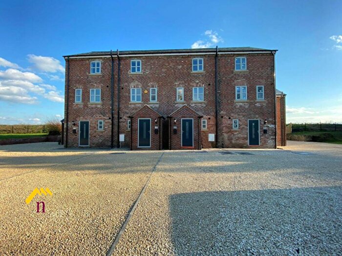 2 Bedroom Town House For Sale In Spring Cottages, Sugar Mill Ponds, Rawcliffe Bridge, Goole, DN14