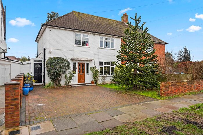 4 Bedroom Semi Detached House For Sale In South Lane, New Malden, KT3