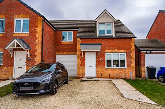 3 Bedroom Semi Detached House For Sale In Sidings Road, Grimsby, Lincolnshire, DN31