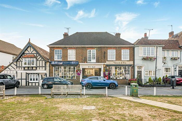2 Bedroom Apartment For Sale In The Green, Datchet, Slough, SL3