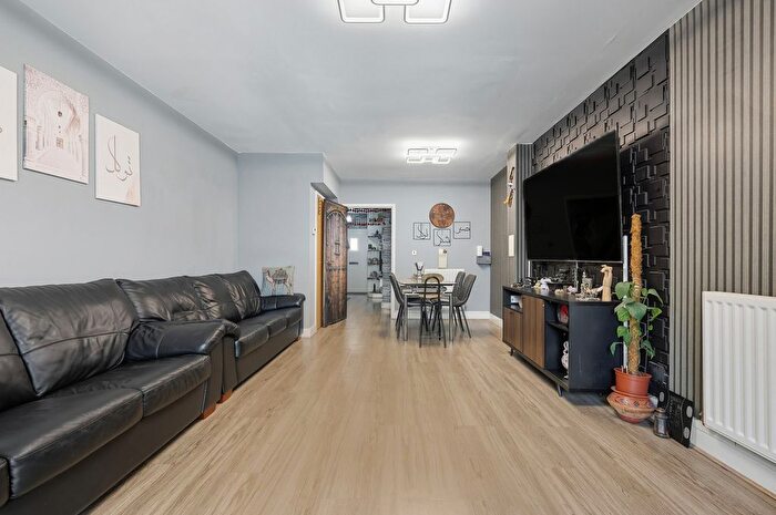 2 Bedroom Terraced House For Sale In Reservoir Way, Hainault, IG6