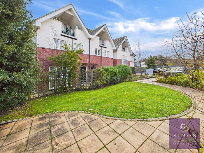 2 Bedroom Apartment To Rent In Brunswick Park Road, New Southgate, N11