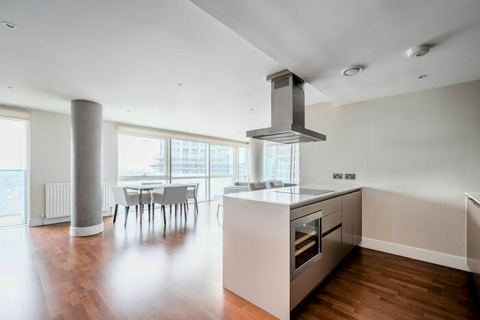 3 Bedroom Flat To Rent In Crawford Building, Whitechapel High Street, Aldgate, E1