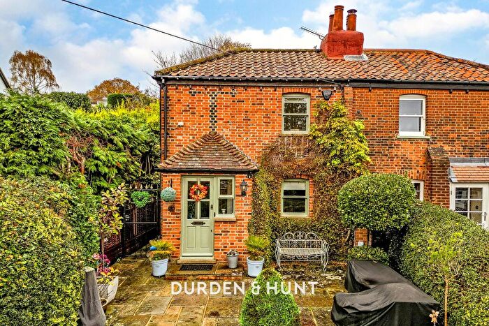 2 Bedroom Semi Detached House For Sale In York Hill, Loughton, IG10