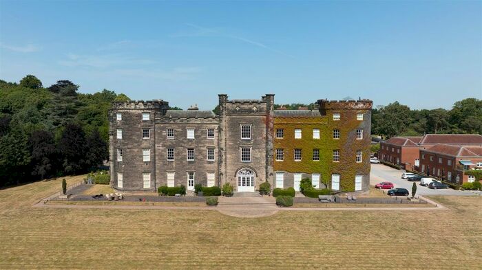 3 Bedroom Flat For Sale In Bretby, Burton-On-Trent, Staffordshire, DE15