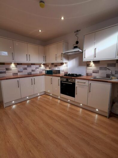 2 Bedroom Flat To Rent In Gwydr Crescent, Uplands, Swansea, SA2