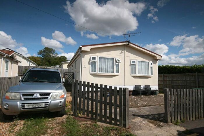 2 Bedroom Park Home For Sale In Prospect Park, Horspath, OX33