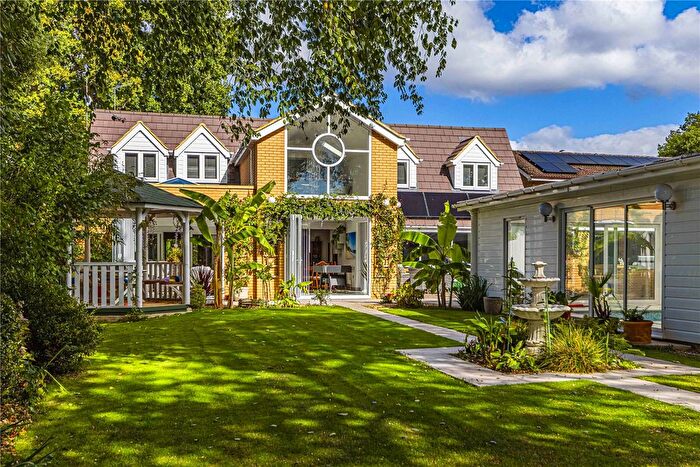 5 Bedroom Detached House For Sale In Oakway, Studham, Central Bedfordshire, LU6