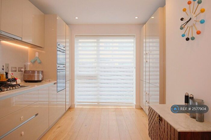 4 Bedroom Terraced House To Rent In Clay Farm Drive, Trumpington, Cambridge, CB2