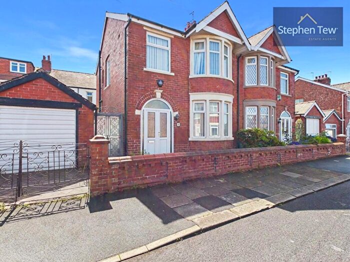 3 Bedroom Semi Detached House For Sale In Campbell Avenue, Blackpool, FY3