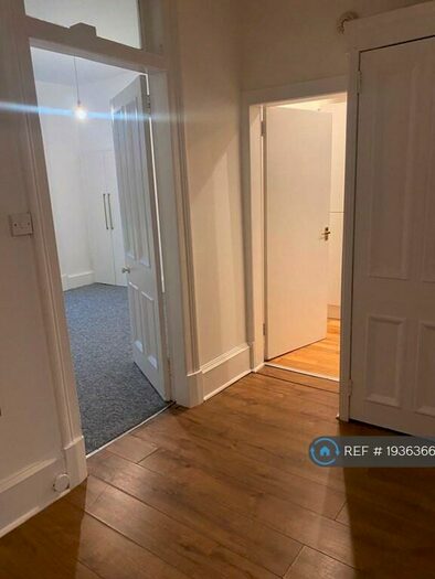 2 Bedroom Flat To Rent In Walker Street, Paisley, PA1