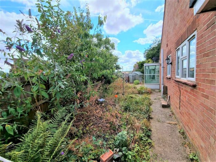 2 Bedroom Bungalow For Sale In St. Peters Close, Brimpton, Reading, Berkshire, RG7