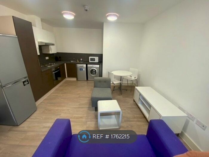 2 Bedroom Flat To Rent In Neuadd Y Castell, Bangor, LL57