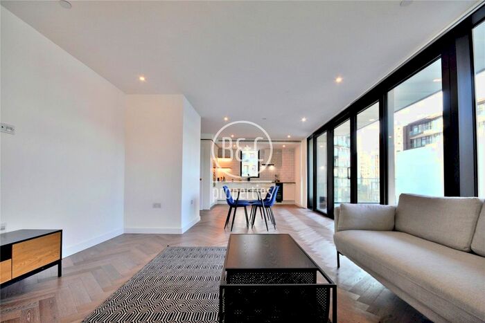 2 Bedroom Flat To Rent In Gauging Square, London Dock, E1W