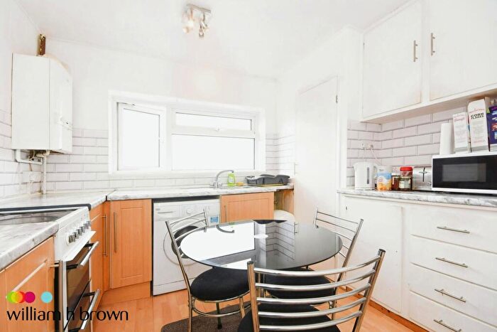 2 Bedroom Apartment To Rent In Forest Drive, Chelmsford, CM1