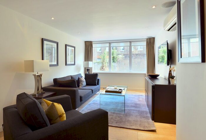2 Bedroom Flat To Rent In Young Street, London, W8