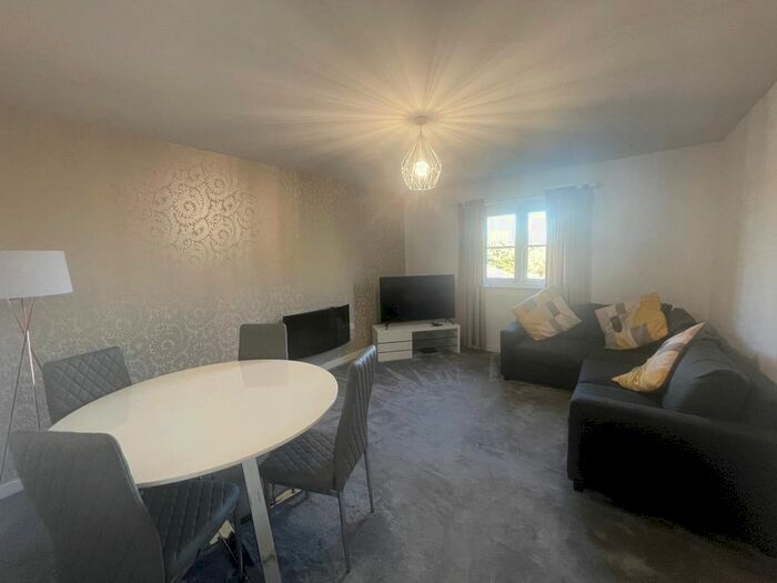 2 Bedroom Flat To Rent In Flat, Marfleet Lane, Hull, HU9