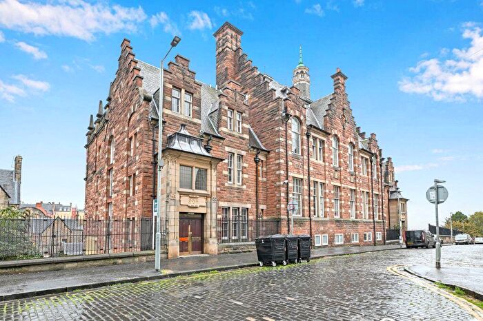 1 Bedroom Duplex For Sale In / Drummond Street, Newington, Edinburgh, EH8