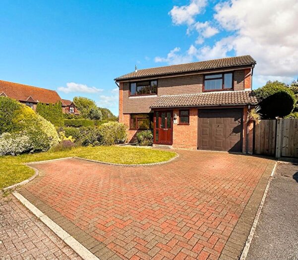 4 Bedroom Detached House For Sale In Foxy Paddock, Langley, SO45