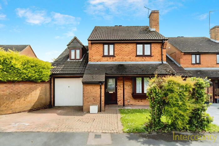 4 Bedroom Detached House To Rent In Dove Close, Bishops Stortford, Herts, CM23