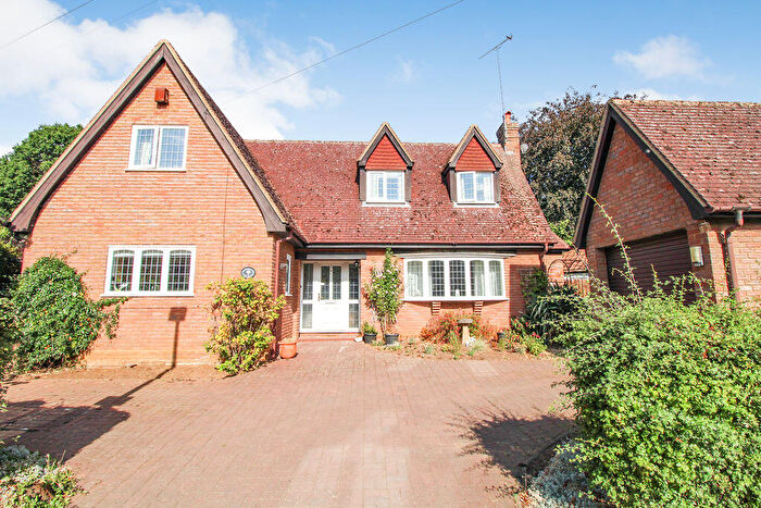 3 Bedroom Detached House For Sale In The Slade, Clophill, MK45