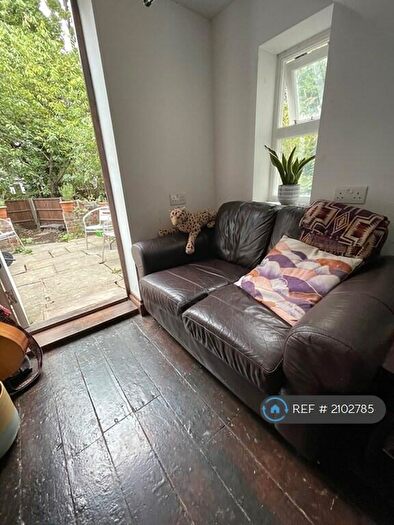 1 Bedroom Flat To Rent In Harrington Square, London, NW1