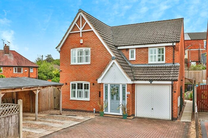 4 Bedroom Detached House For Sale In Castle Court, Heanor, DE75
