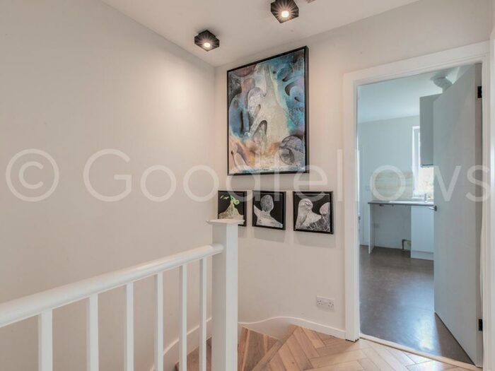 2 Bedroom Maisonette To Rent In Wide Way, Mitcham, Surrey, CR4