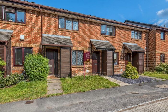 2 Bedroom Terraced House To Rent In Marigold Close, Crowthorne, RG45