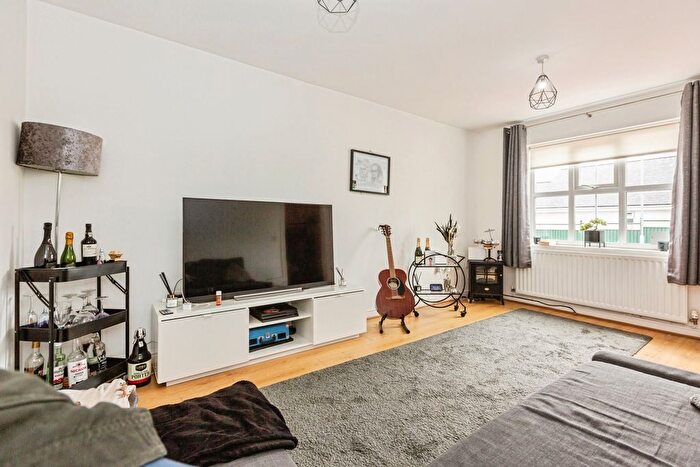 3 Bedroom Semi-Detached House For Sale In Glyncoed, Ammanford, Carmarthenshire, SA18