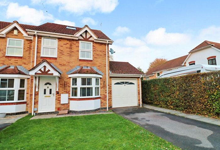 3 Bedroom End Of Terrace House For Sale In Martley Gardens, Hedge End, SO30