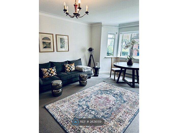 3 Bedroom Flat To Rent In Palmers Road, London, SW14