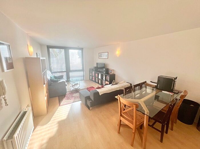 2 Bedroom Flat For Sale In Ashfield Court, Clapham Road, London, SW9