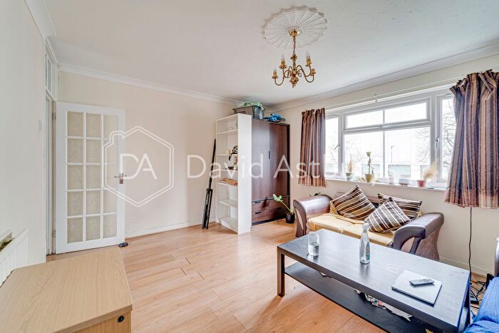 3 Bedroom Maisonette To Rent In Hobbs Place Estate, Islington, London, N1