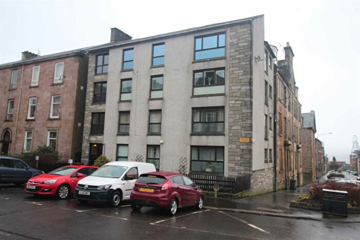 2 Bedroom Flat To Rent In Brisbane Street, Greenock, PA16